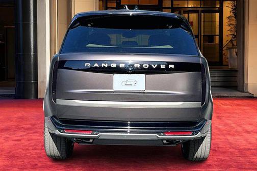 2026 Land Rover Range Rover P530 SE