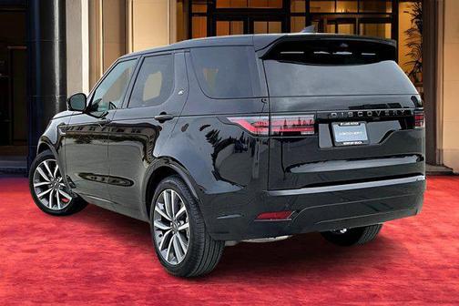 2025 Land Rover Discovery P360 Dynamic SE