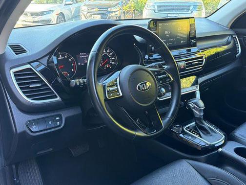 Gravity Gray 2021 Kia Seltos EX