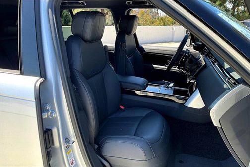 2025 Land Rover Range Rover P400 SE