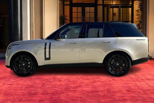 2025 Land Rover Range Rover P530 SE