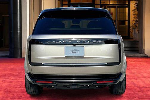 2025 Land Rover Range Rover P530 SE