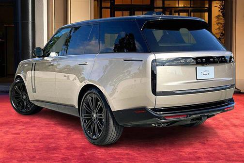 2025 Land Rover Range Rover P530 SE