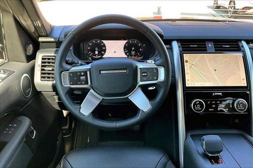2025 Land Rover Discovery P300 S
