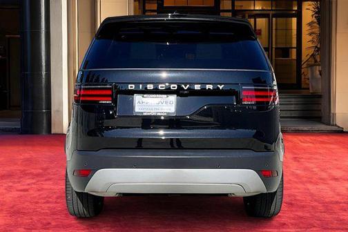 2025 Land Rover Discovery P300 S