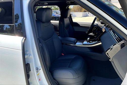 2025 Land Rover Range Rover Sport SE