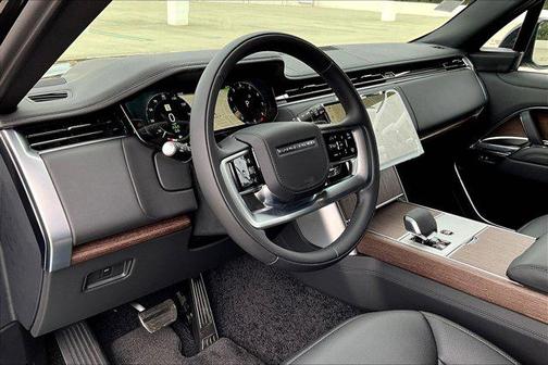 2025 Land Rover Range Rover P530 SE 7 Seat