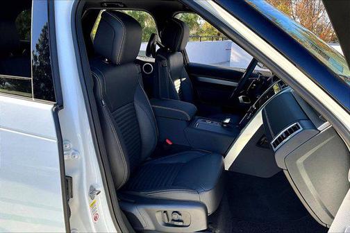 2026 Land Rover Discovery Gemini Edition