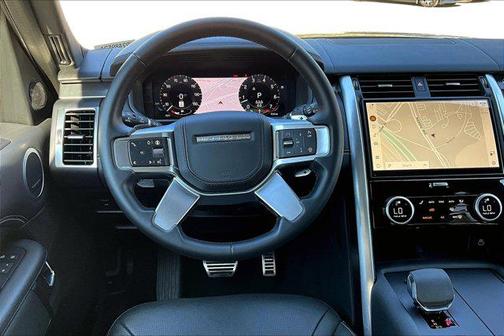 2024 Land Rover Discovery P360 Metropolitan Edition