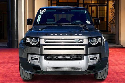 2025 Land Rover Defender 110 P300
