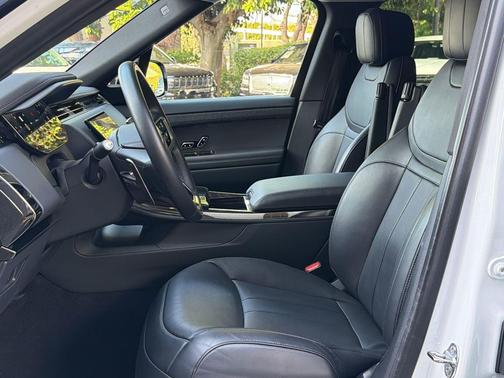 Fuji White 2024 Land Rover Range Rover Sport SE