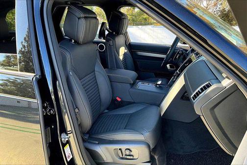 2026 Land Rover Discovery Gemini Edition