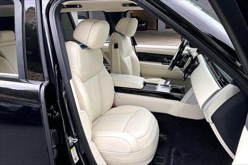 2026 Land Rover Range Rover P530 SE