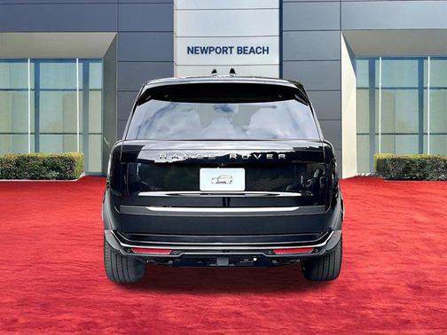 1ag/Black 2026 Land Rover Range Rover P530 SE