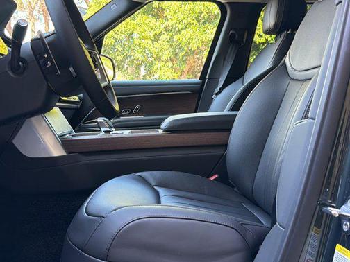 1dv/Green 2026 Land Rover Range Rover P400 SE