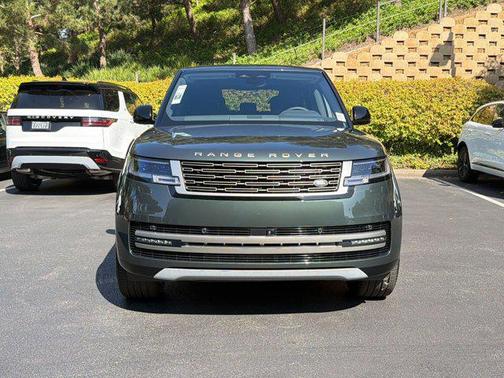 1dv/Green 2026 Land Rover Range Rover P400 SE