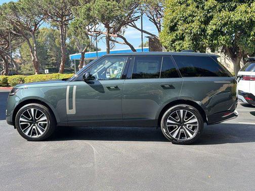 1dv/Green 2026 Land Rover Range Rover P400 SE