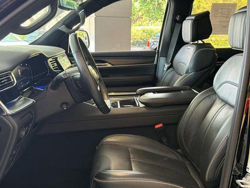 Diamond Black Crystal Pearlcoat 2023 Jeep Grand Wagoneer Obsidian 4x4