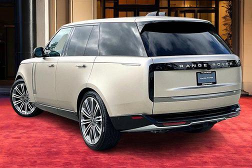 2025 Land Rover Range Rover P530 SE