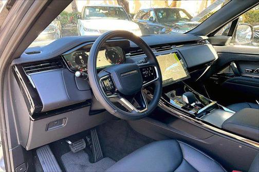 2026 Land Rover Range Rover Sport SE