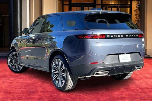 2026 Land Rover Range Rover Sport SE