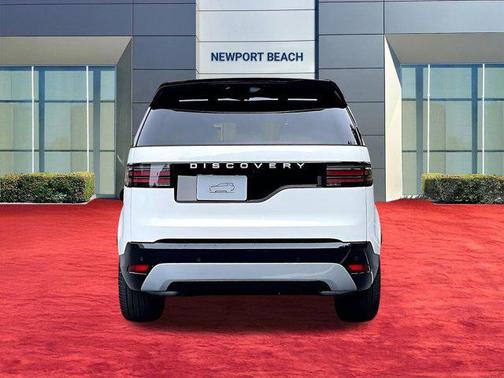 1aa/White 2026 Land Rover Discovery Gemini Edition