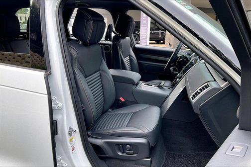 2026 Land Rover Discovery Gemini Edition