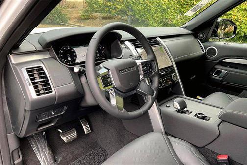 2026 Land Rover Discovery Gemini Edition