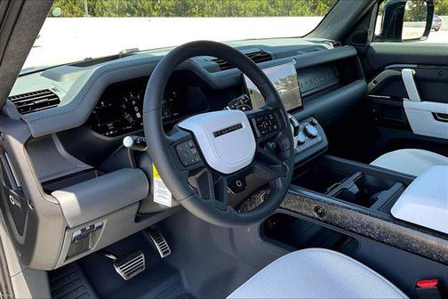 2025 Land Rover Defender P635 OCTA Edition One
