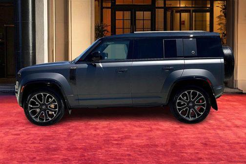 2025 Land Rover Defender P635 OCTA Edition One