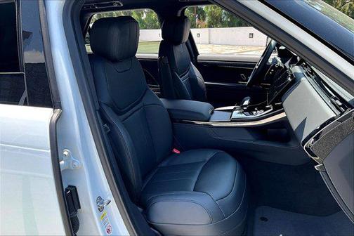 2025 Land Rover Range Rover Sport SE