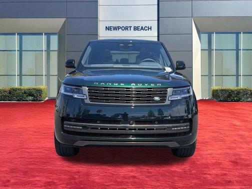 British Racing Green SV Bespoke Ultra Met Gloss 2026 Land Rover Range Rover P400 SE