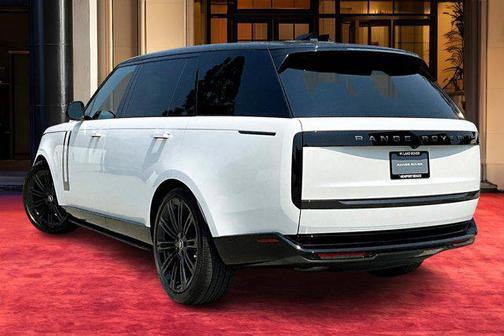 2025 Land Rover Range Rover P400 SE 7 Seat