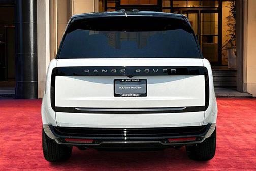 2025 Land Rover Range Rover P400 SE 7 Seat