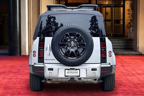2024 Land Rover Defender 110 P300