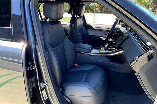 2025 Land Rover Range Rover Sport SE
