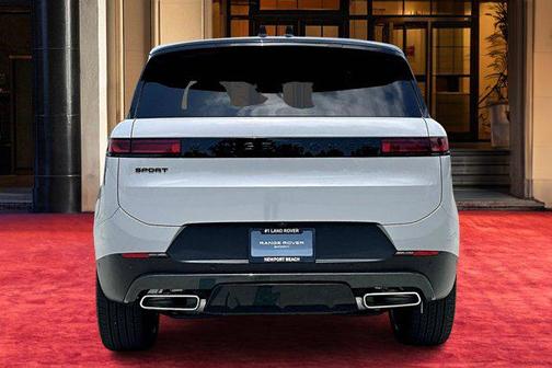2025 Land Rover Range Rover Sport SE