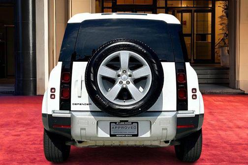 2025 Land Rover Defender 110 P300