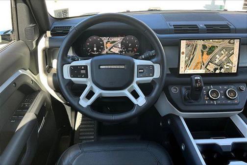 2025 Land Rover Defender 110 P300