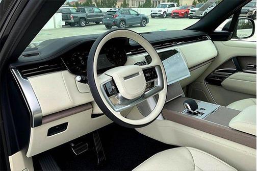 2025 Land Rover Range Rover P530 SE 7 Seat