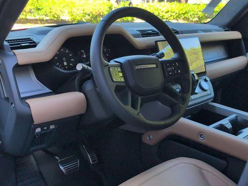 1aa/White 2026 Land Rover Defender V8