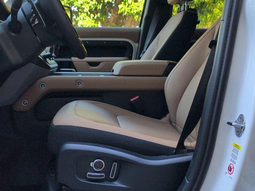 1aa/White 2026 Land Rover Defender V8