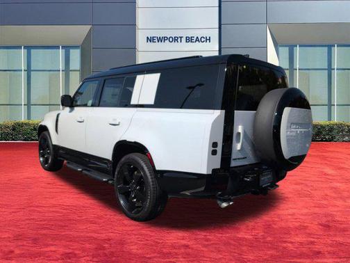 1aa/White 2026 Land Rover Defender V8