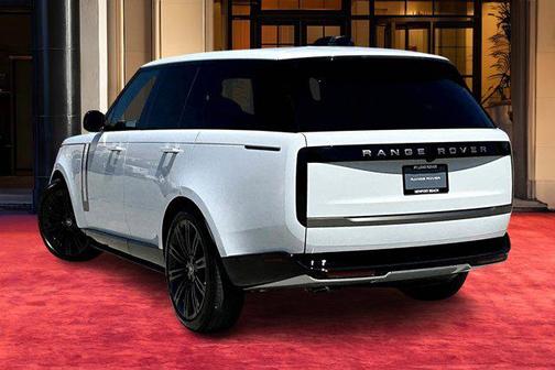2025 Land Rover Range Rover P530 SE