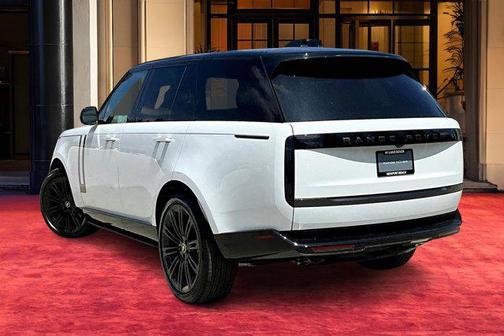 2025 Land Rover Range Rover P530 SE