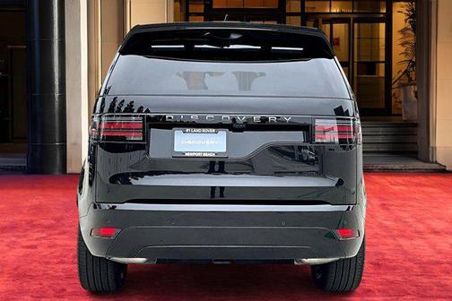 2025 Land Rover Discovery P300 Dynamic SE