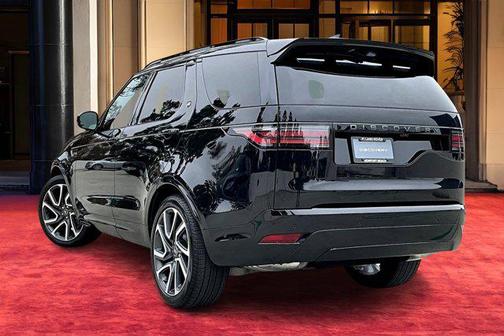 2025 Land Rover Discovery P300 Dynamic SE