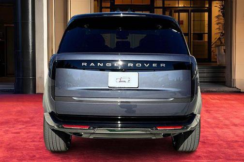 2025 Land Rover Range Rover P400 SE 7 Seat
