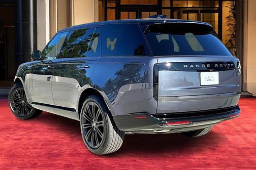 2025 Land Rover Range Rover P400 SE 7 Seat