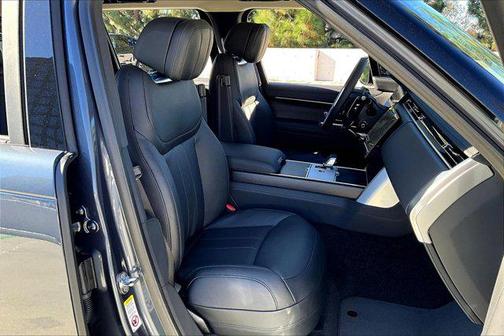 2025 Land Rover Range Rover P400 SE 7 Seat